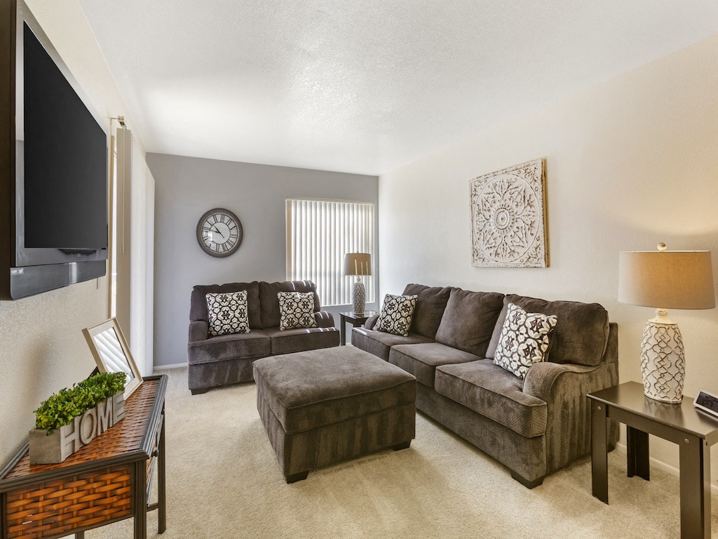 164 N 74th St Mesa, AZ 85207 photo 2